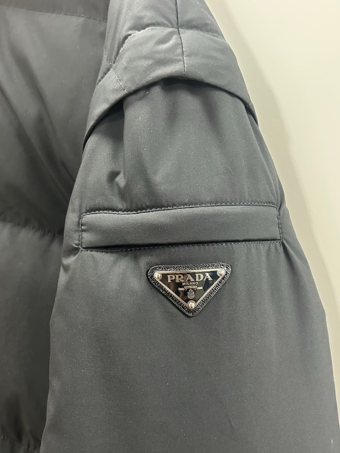 프라다 구스다운 상품이미지2