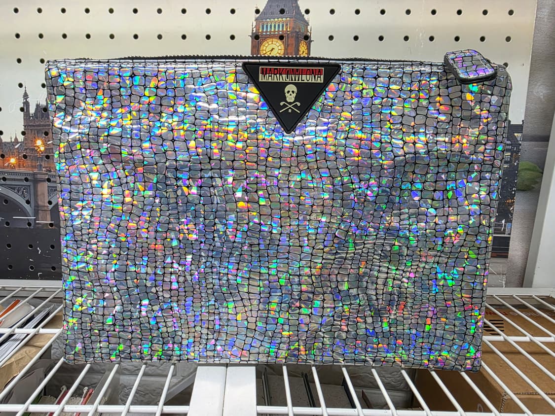 마크앤로나 클러치백 스컬 해골 홀로그램 BF33 상품이미지1