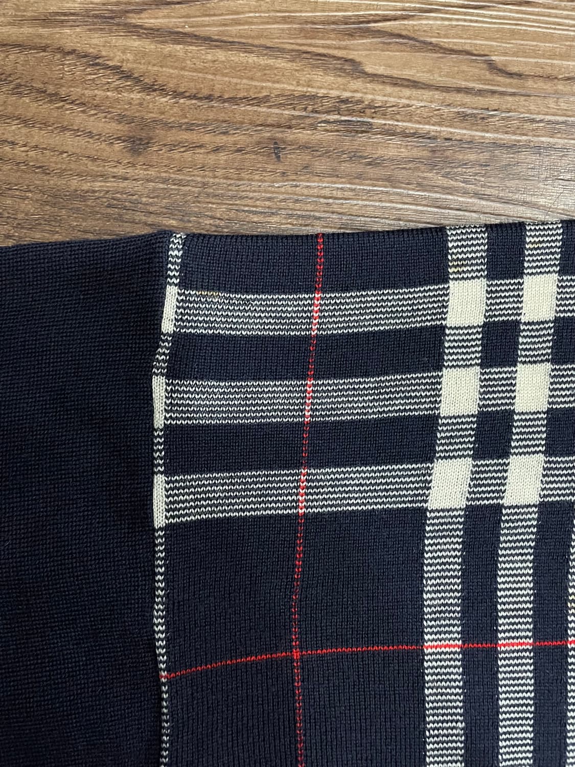 버버리 90s 노바체크 메리노울 카라넥 니트 네이비 상품이미지5