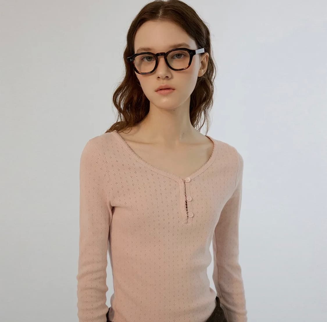 썸웨어버터 lace button long top - pink 상품이미지1
