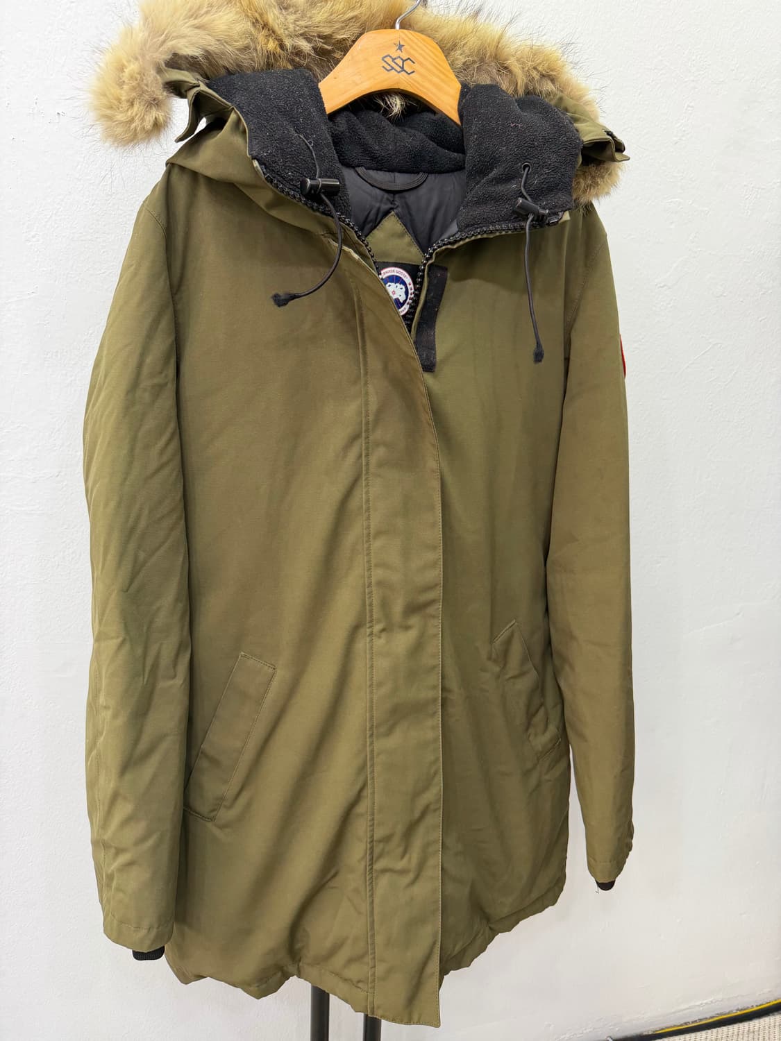 정품) 캐나다구스 여성 올리브색 퍼 후드 패딩 M 상품이미지2