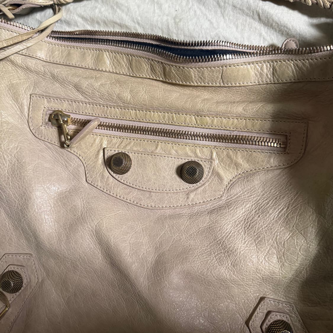 발렌시아가 르시티 모터백 상품이미지2