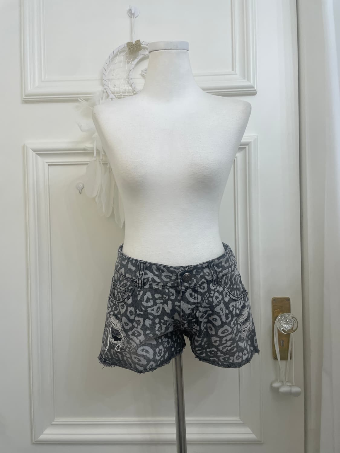 gray leopard mini denim pants(size-160) 상품이미지1