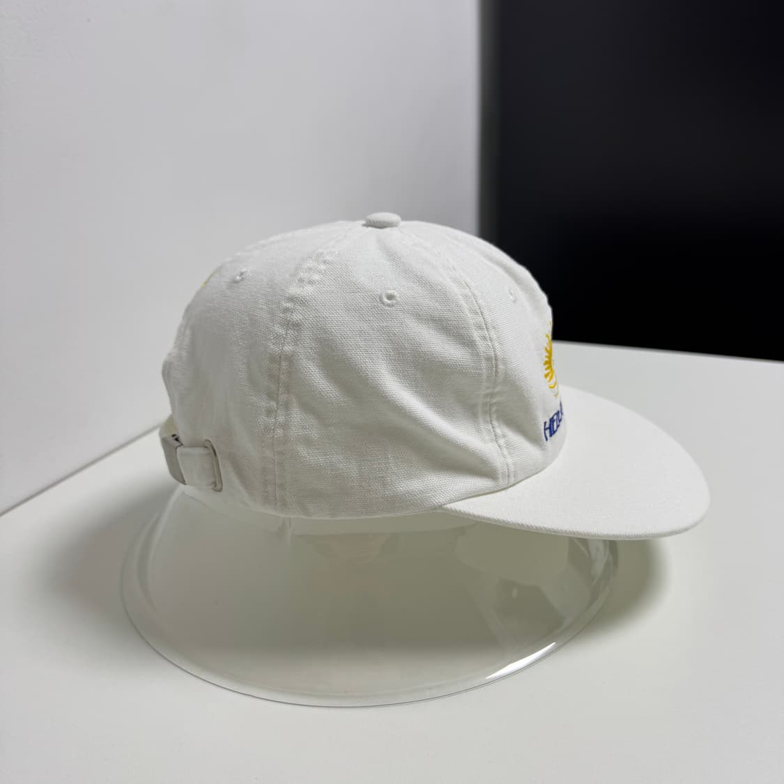 헬로선라이즈 워시드 투톤로고 6패널 캡 오프 화이트 상품이미지2