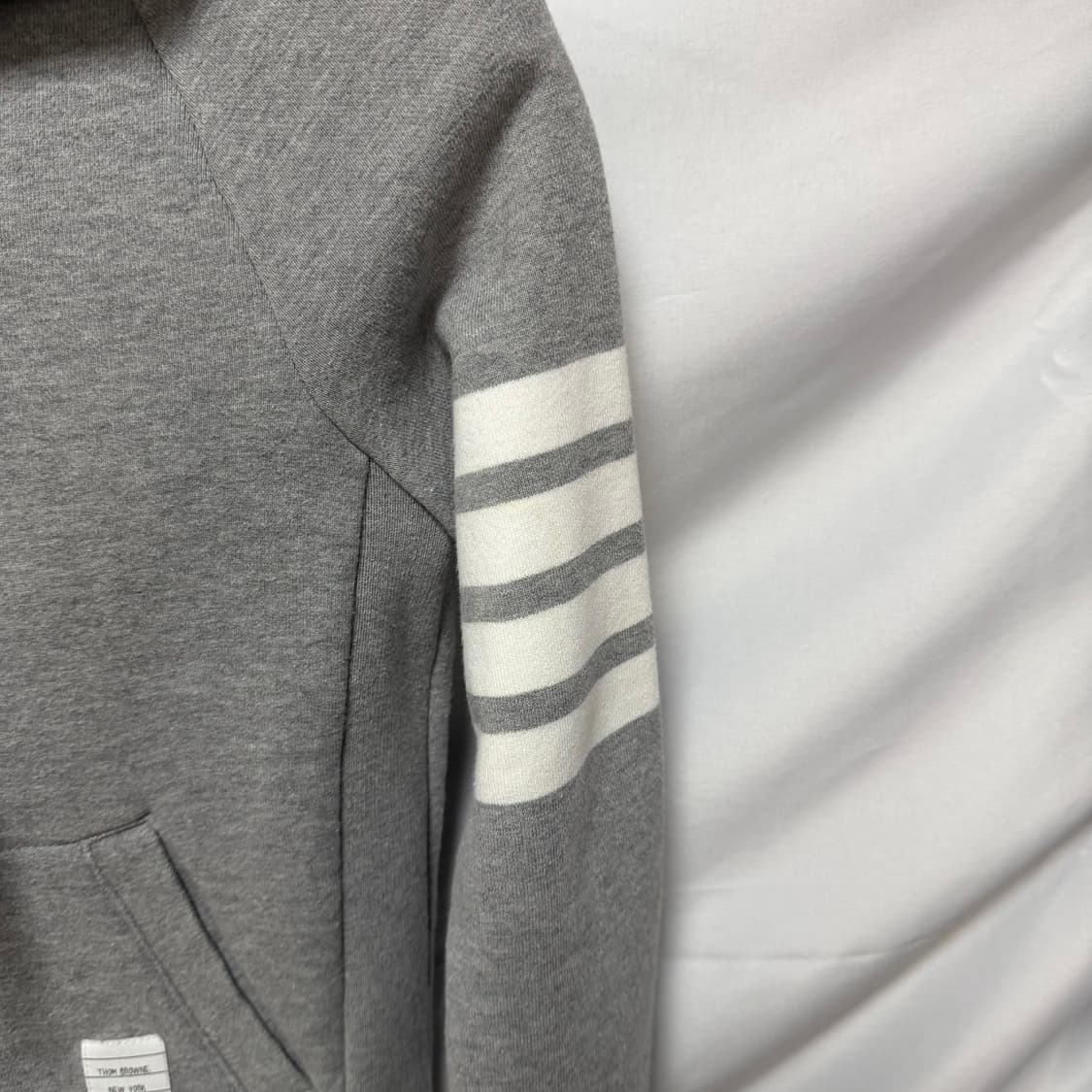 [S+급/40] 톰브라운 사선완장 여성 후드집업 그레이 상품이미지2