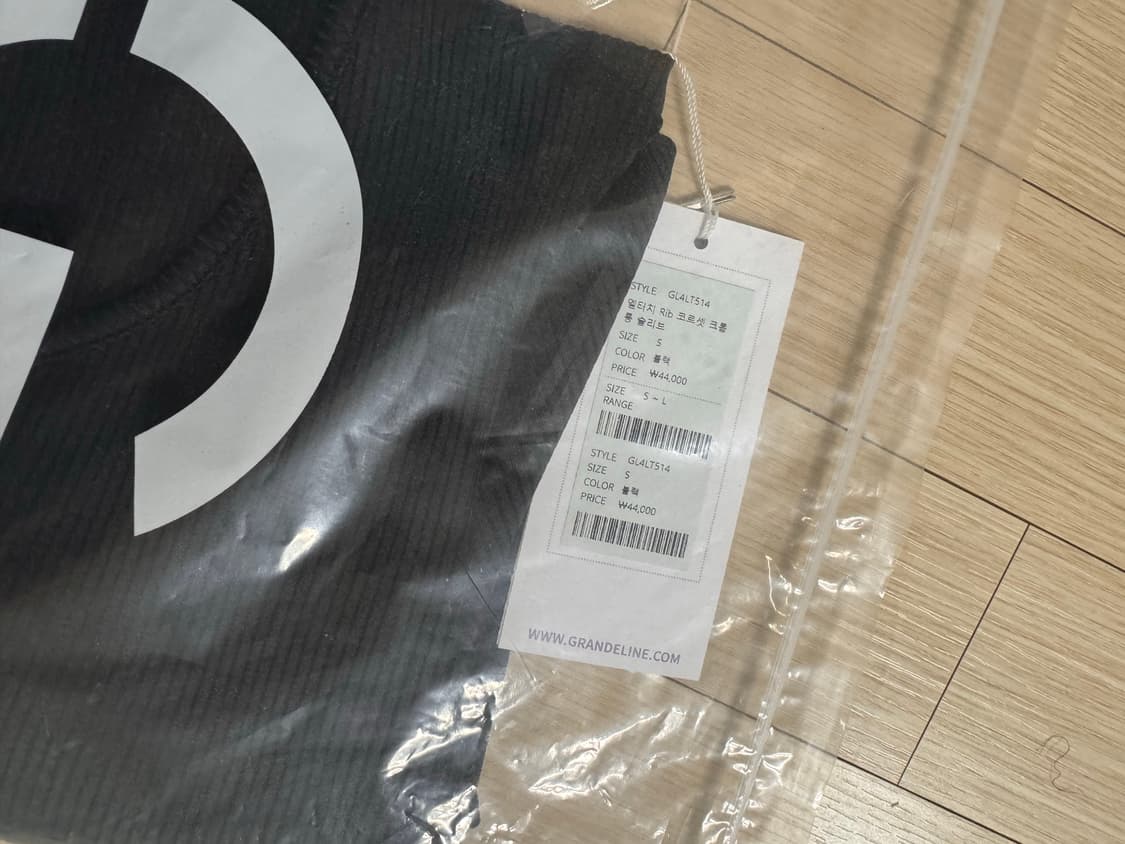 44 마른55 미개봉 새상품 그란데라인 골지 리본 크롭 탑 긴팔 티셔츠 상품이미지4