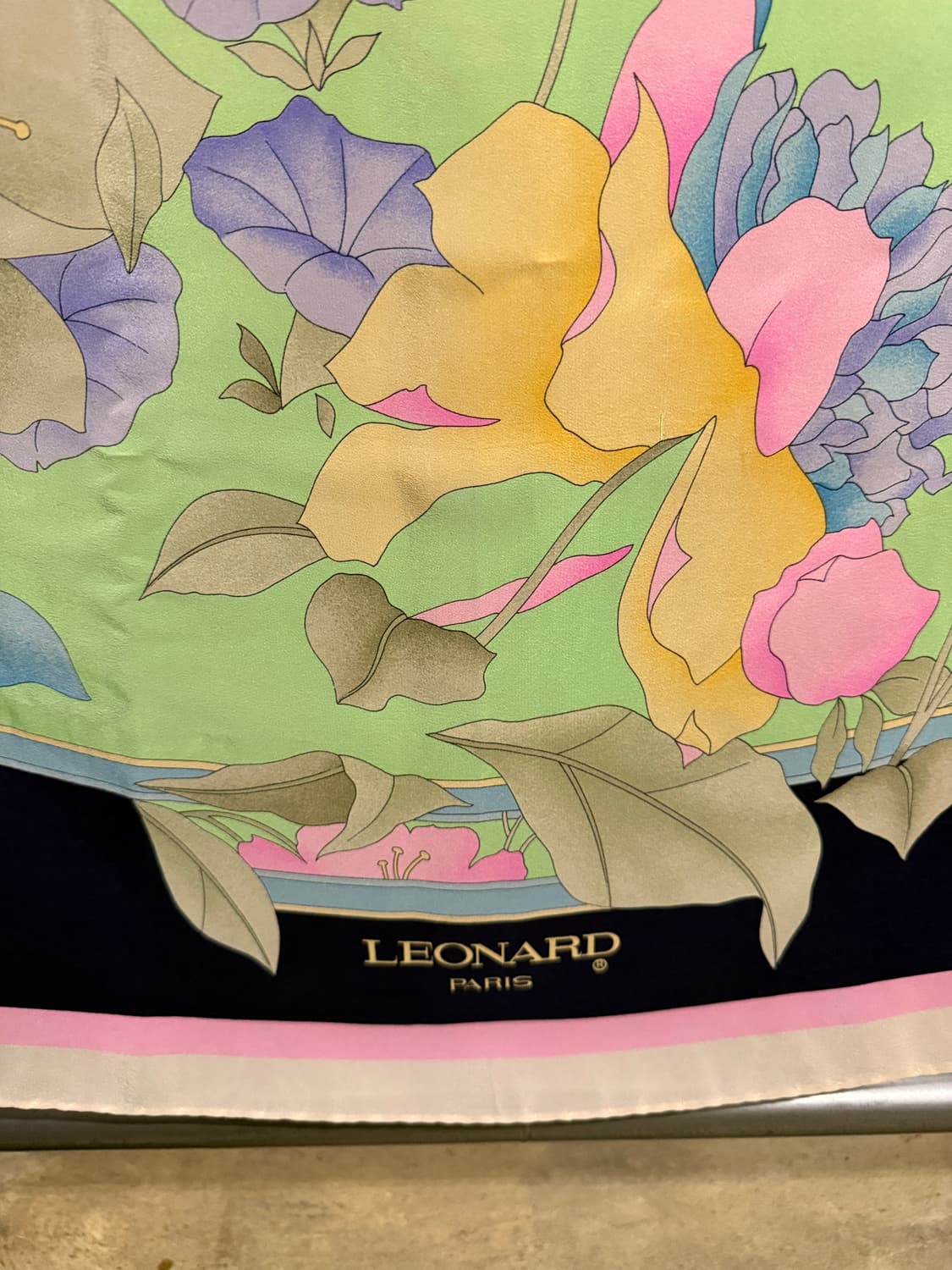 레오나드 파리 플로럴 실크 스카프 상품이미지3