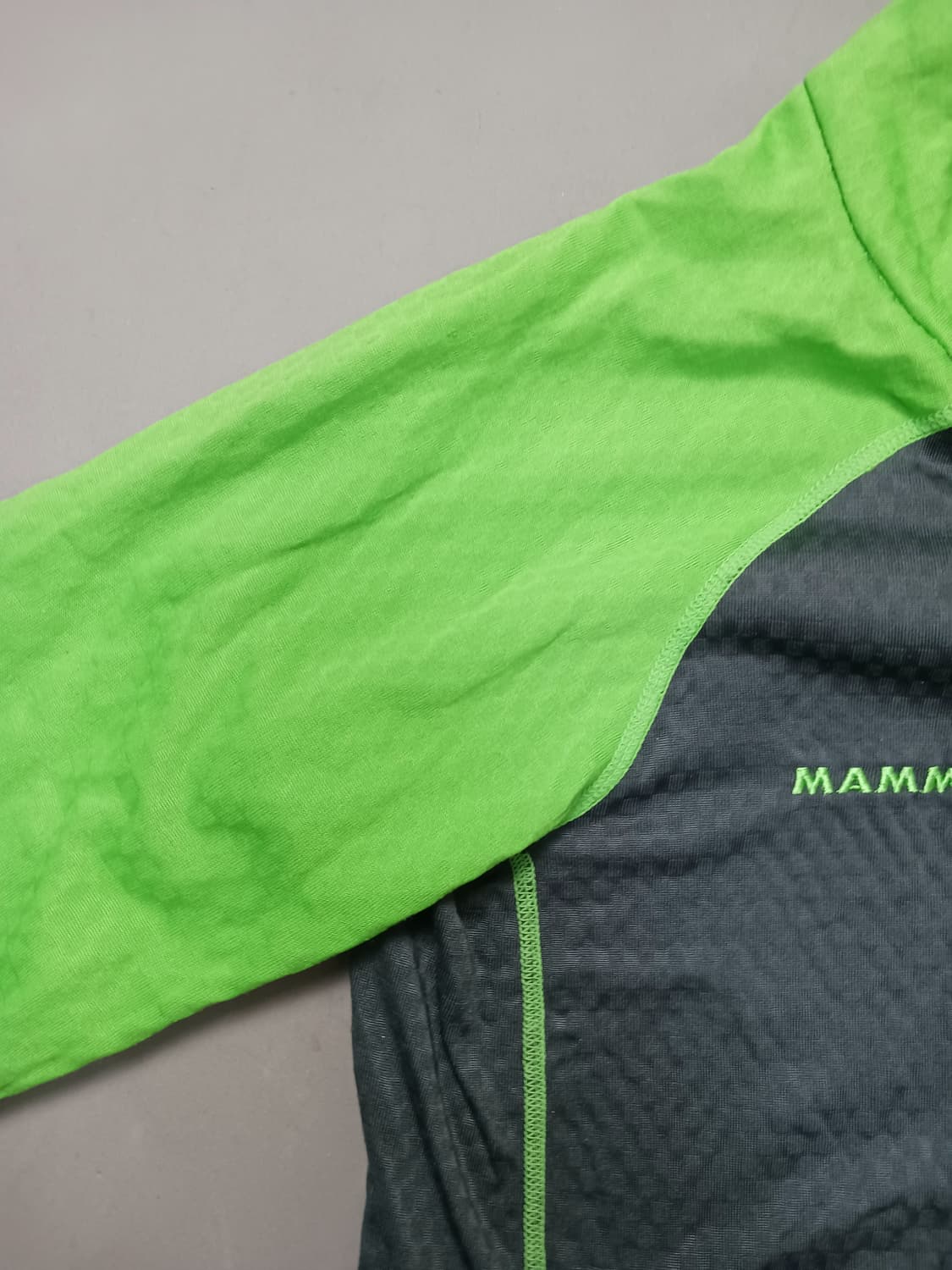 새상품 [L] 마무트 아타카조 폴라텍 집업 티셔츠 기능성 상품이미지3