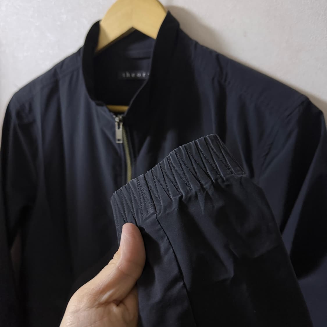 띠어리 남성 블루종 점퍼 블랙 XS (95) 상품이미지4