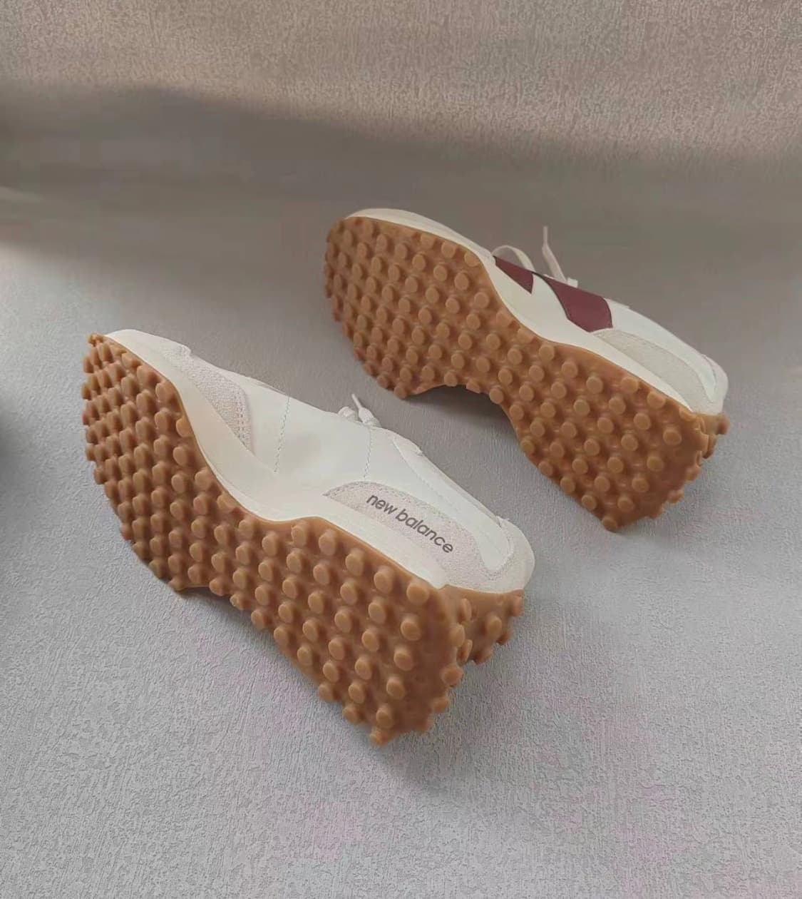 뉴발란스 여자 운동화 327 버건디 런닝화 상품이미지2