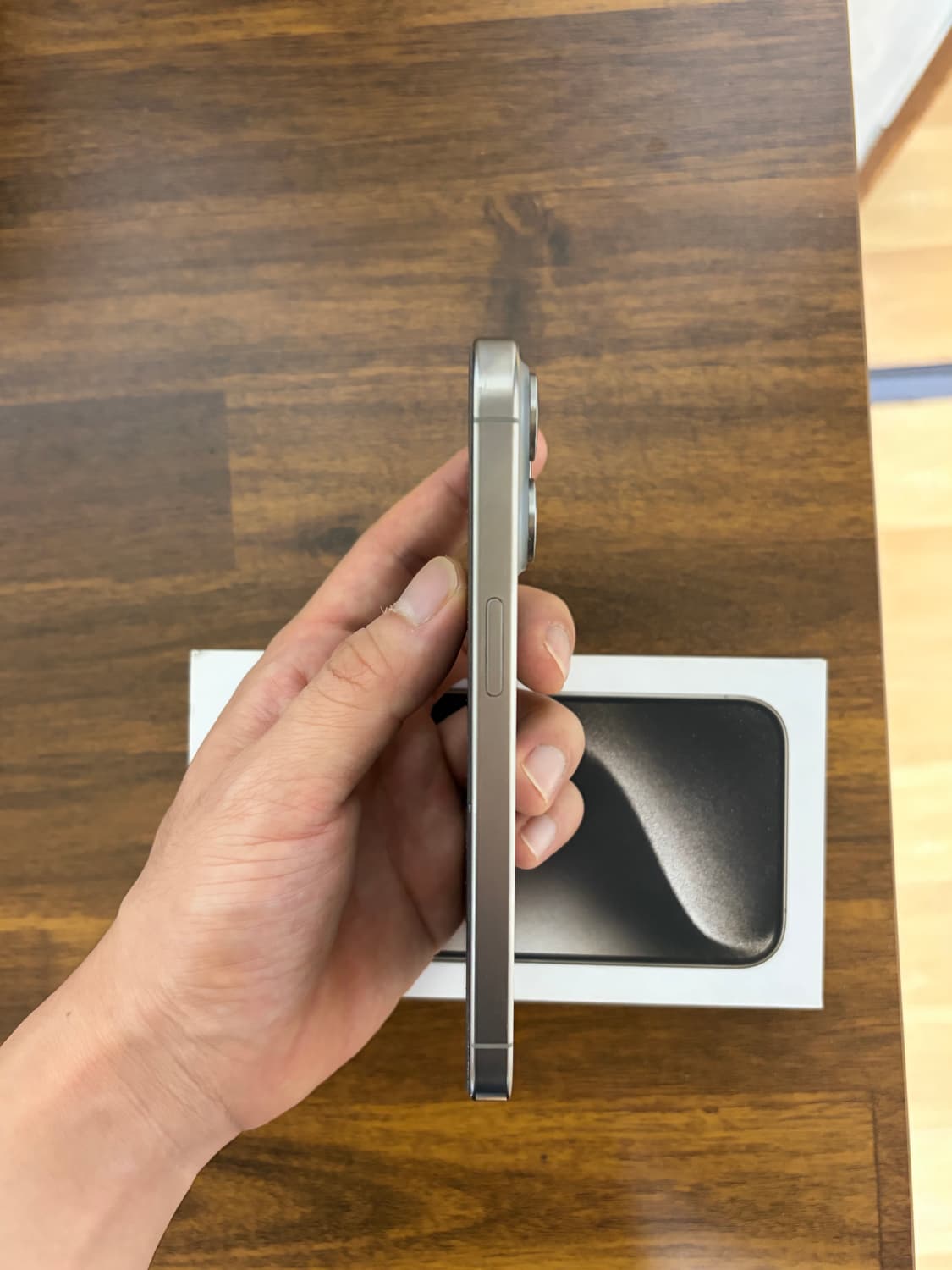 아이폰 15pro 네츄럴티타늄 128gb S급 상품이미지4