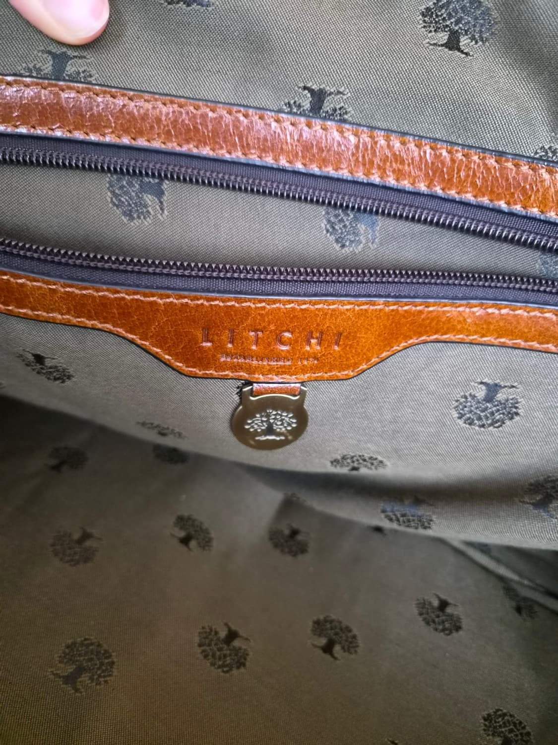 Mulberry 멀버리 Lichi 천연가죽 크로스 서류가방
 상품이미지10