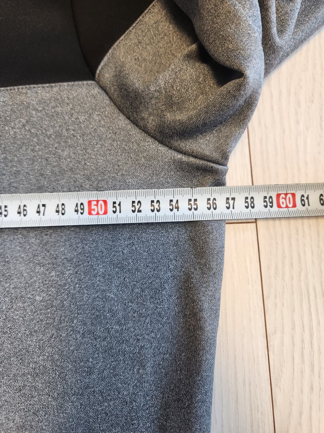 푸마 기모 트랙탑 집업 저지 사이즈100L

기모라 내부 보폴 조금 있는 상품이미지2