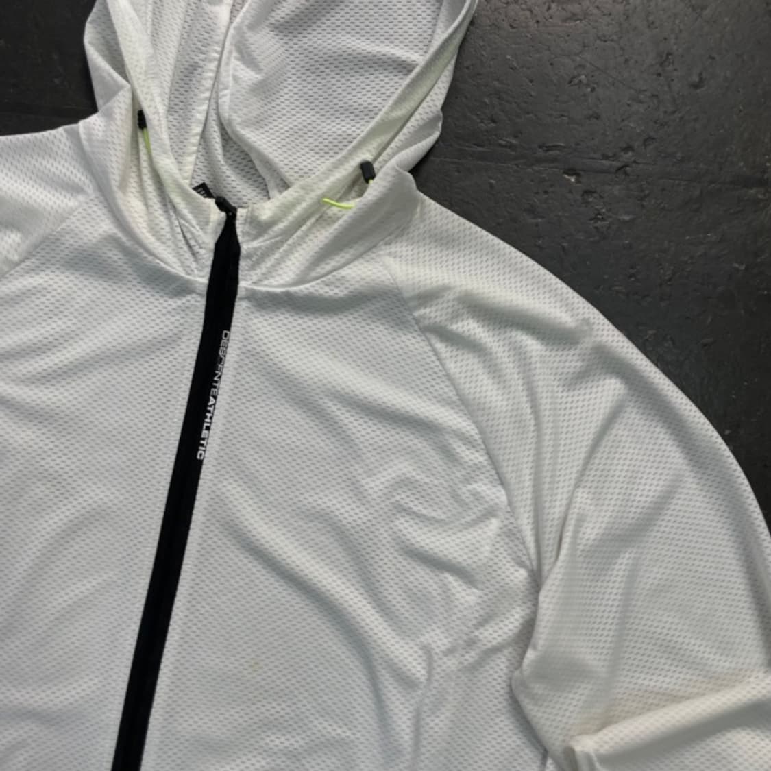 105 데상트 메쉬 후드자켓  상품이미지2