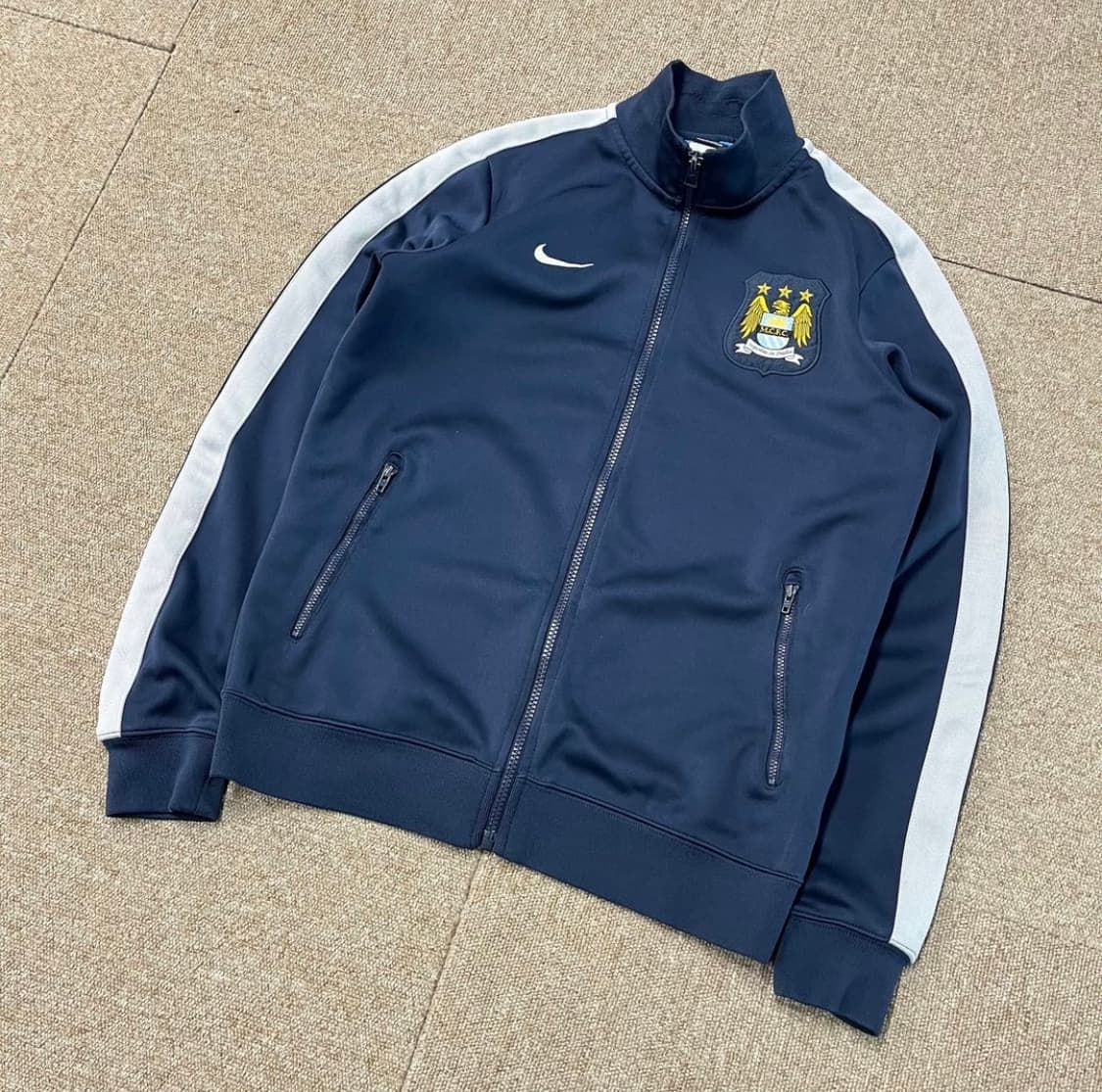 나이키 맨시티 트랙탑 상품이미지1