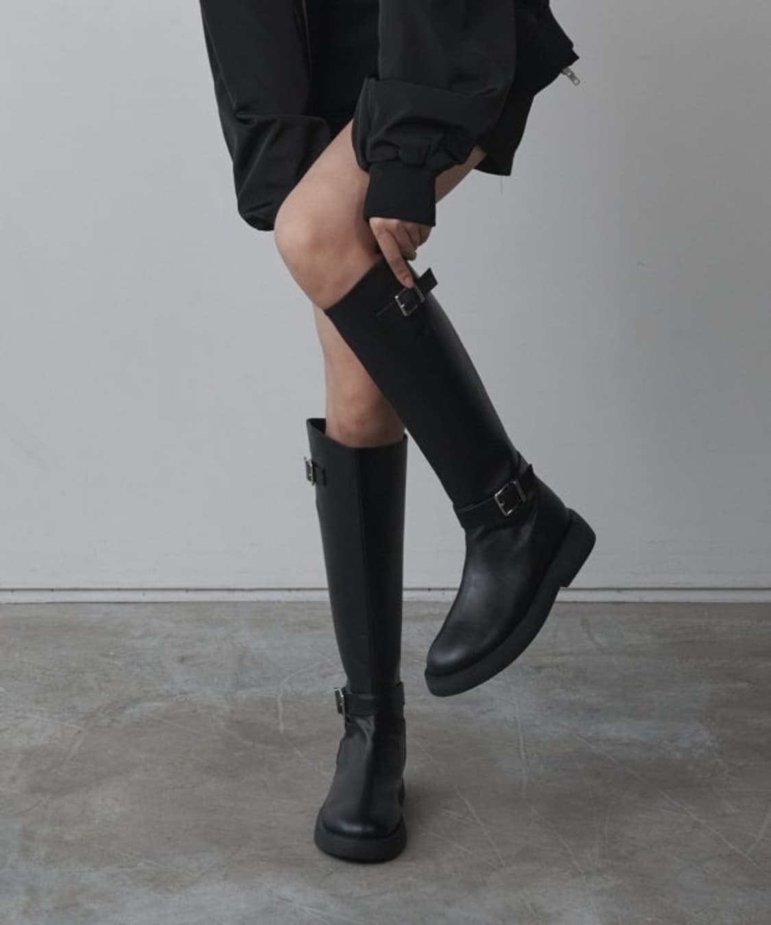 솔트앤초콜릿 이주빈 착용 라운드 토 라이더 버클 롱 부츠 235 상품이미지1