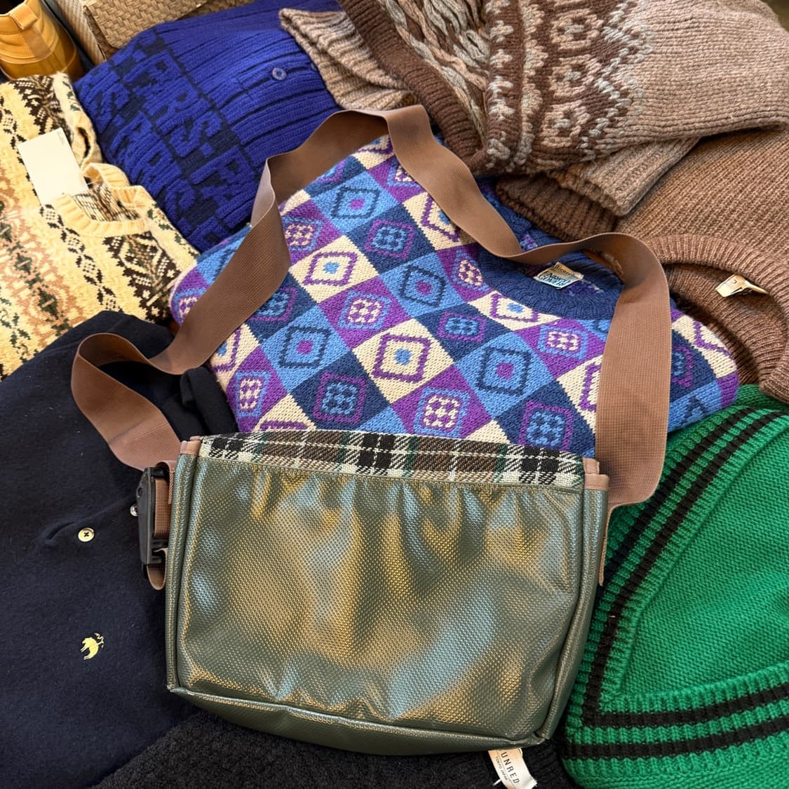 더 노스 페이스 퍼플라벨 울 PVC 크로스백 상품이미지4