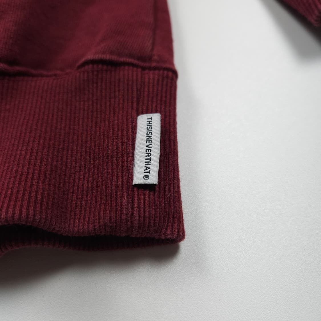 디스이즈네버댓 스펠아웃 빅로고 버건디 맨투맨 (105) 상품이미지4