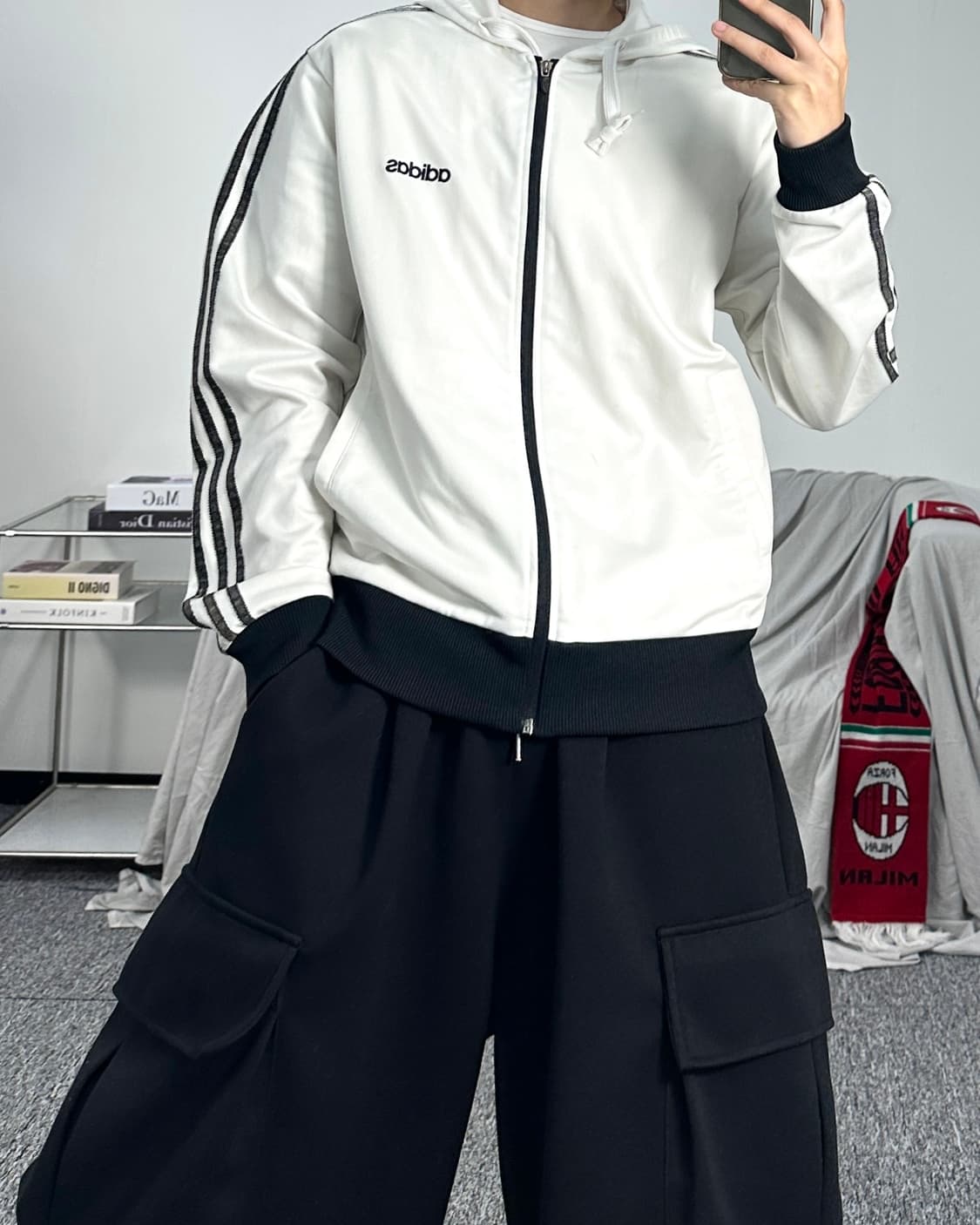 아디다스 화이트 블랙 빅로고 후드 트랙탑 100 상품이미지3