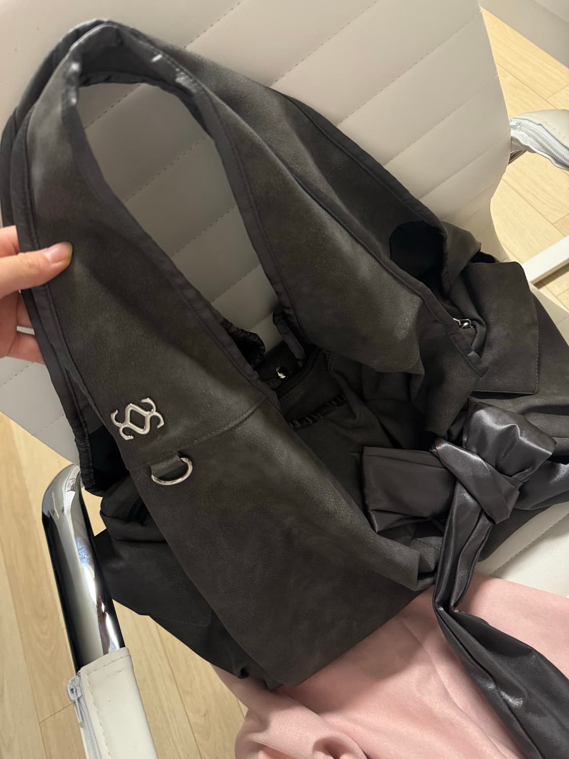 시월107 보우 숄더백 누벅 그레이 상품이미지2