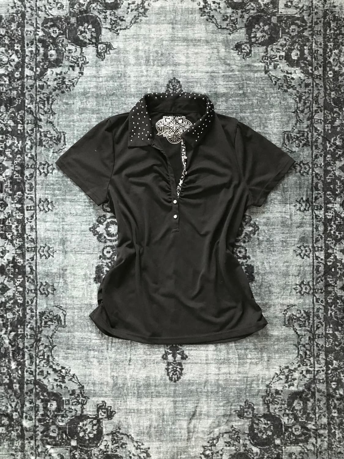 블랙 레오파드 스터드 셔링 카라 반팔 상품이미지1