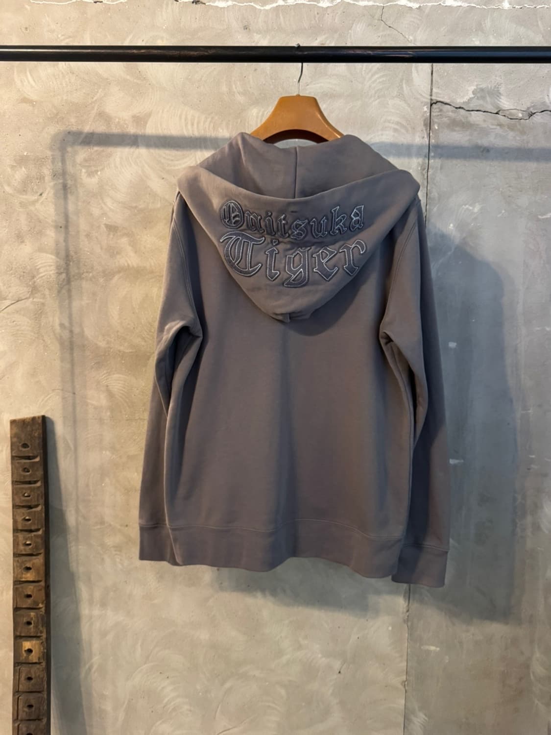 오니츠카 타이거 짚업 후드티 105 상품이미지8