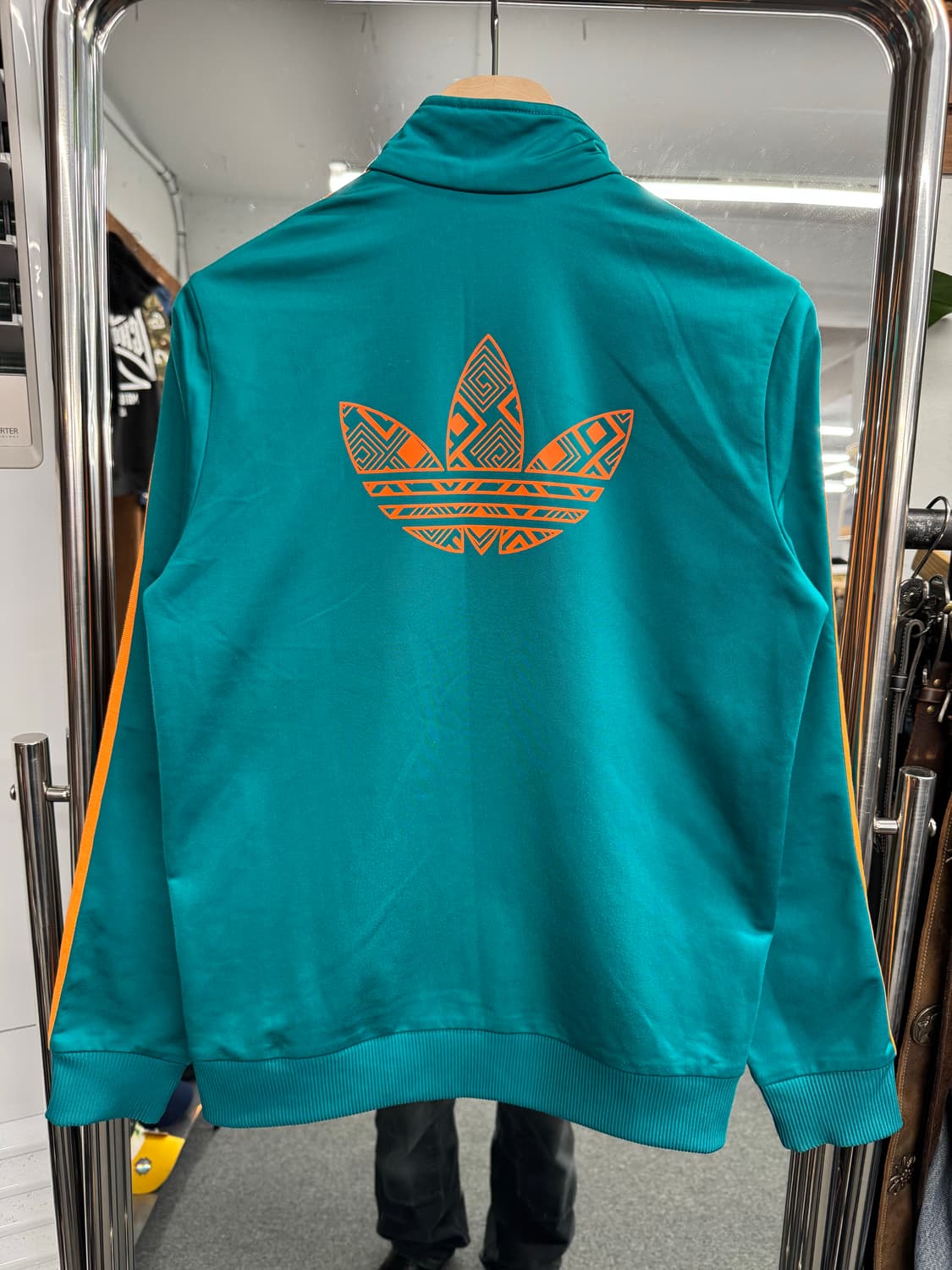 아디다스 유로파 그린/오렌지 후면 프린팅 트랙탑 져지 상품이미지4