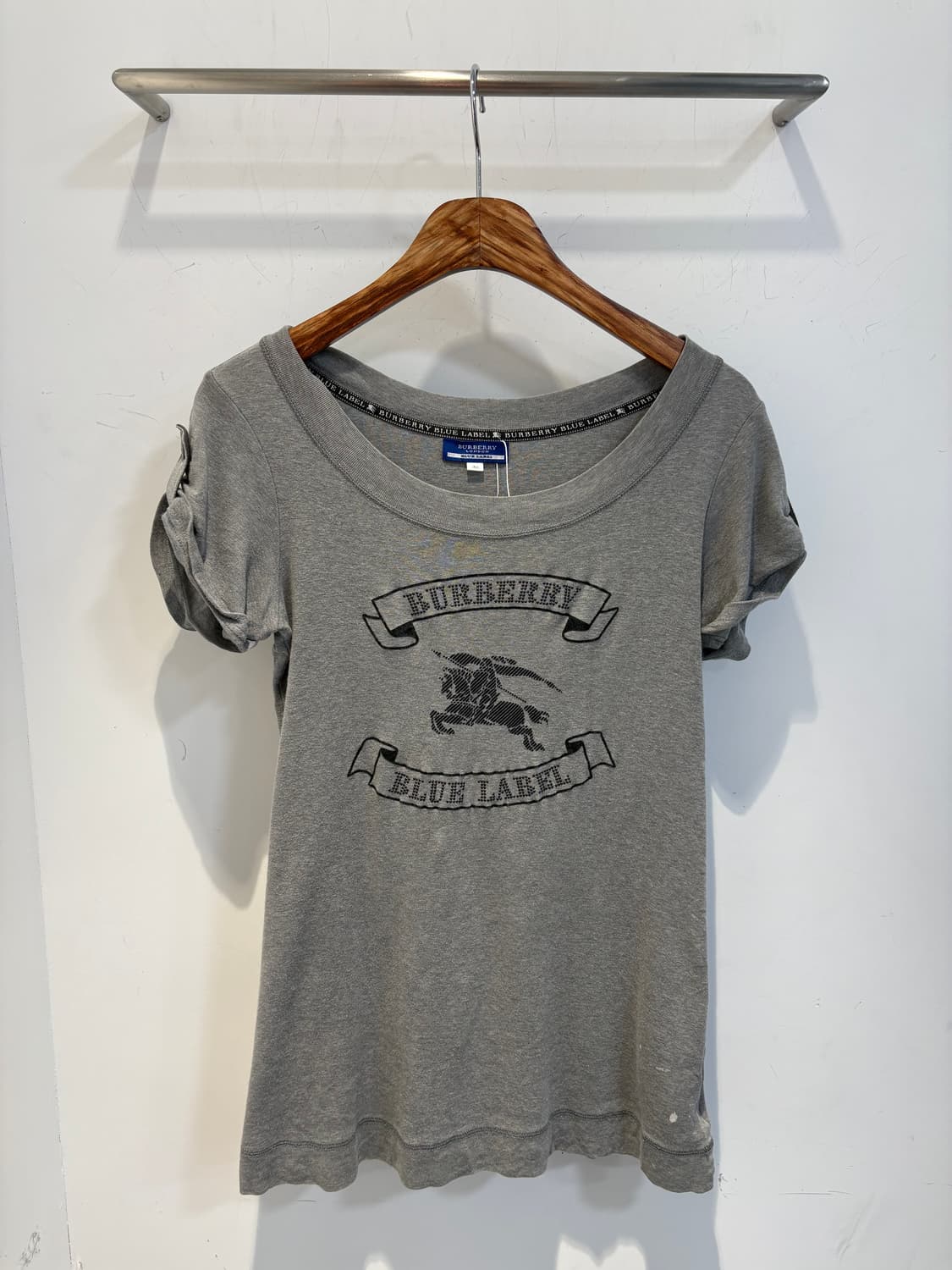 버버리 블루라벨 기사 로고 그래픽 티셔츠 상품이미지2