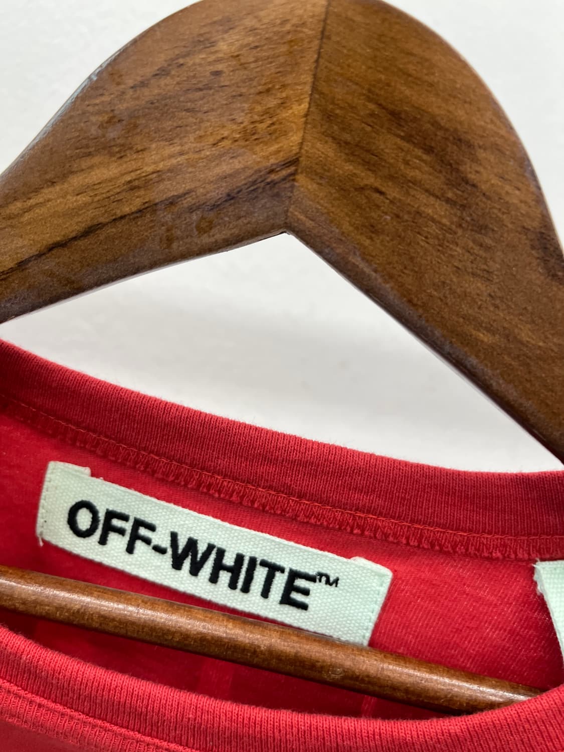 여) 오프화이트 에로우 롱슬리브  상품이미지5