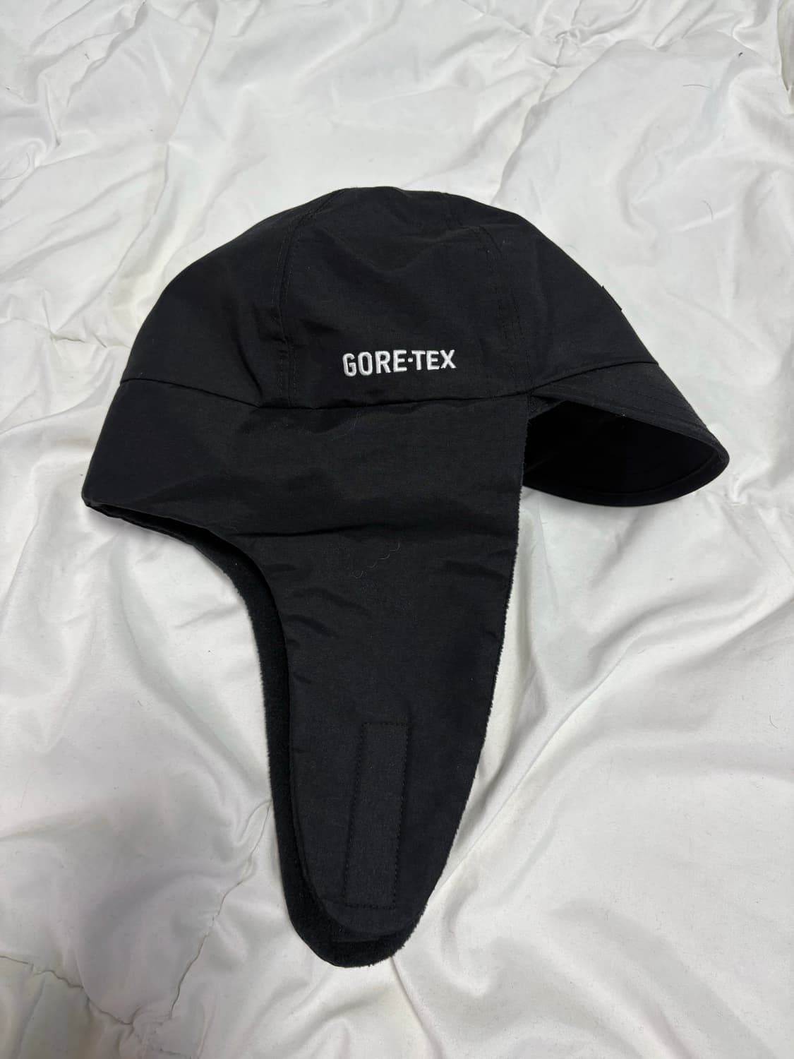 [M-L] 슈프림 고어텍스 이어 플랩 캡 블랙 상품이미지3