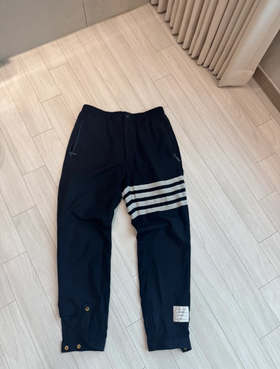 [정품] 톰브라운 플레인 위브 트랙팬츠 1사 상품이미지1