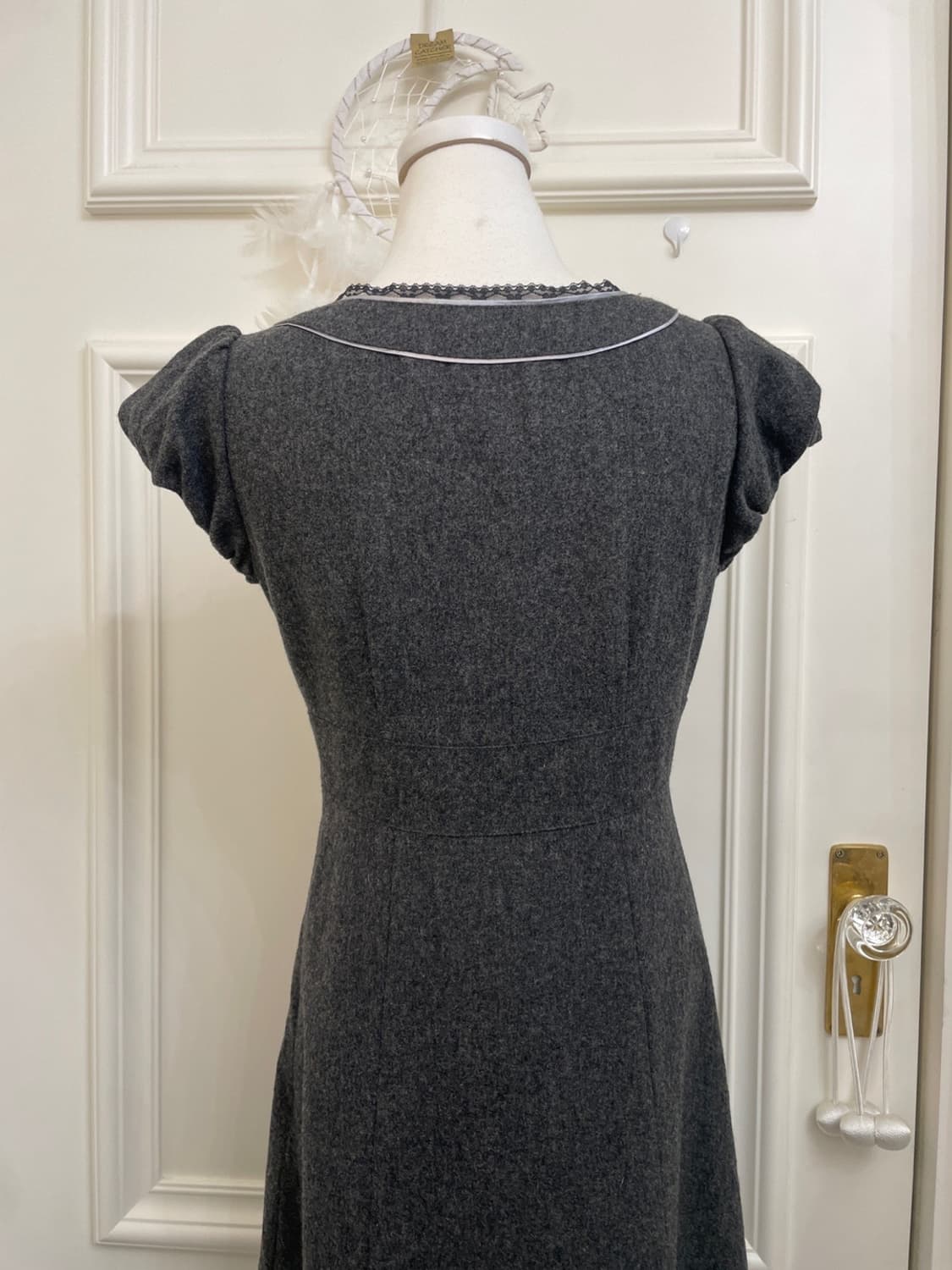 IMAGE charcoal lace trim french sleeve l 상품이미지4