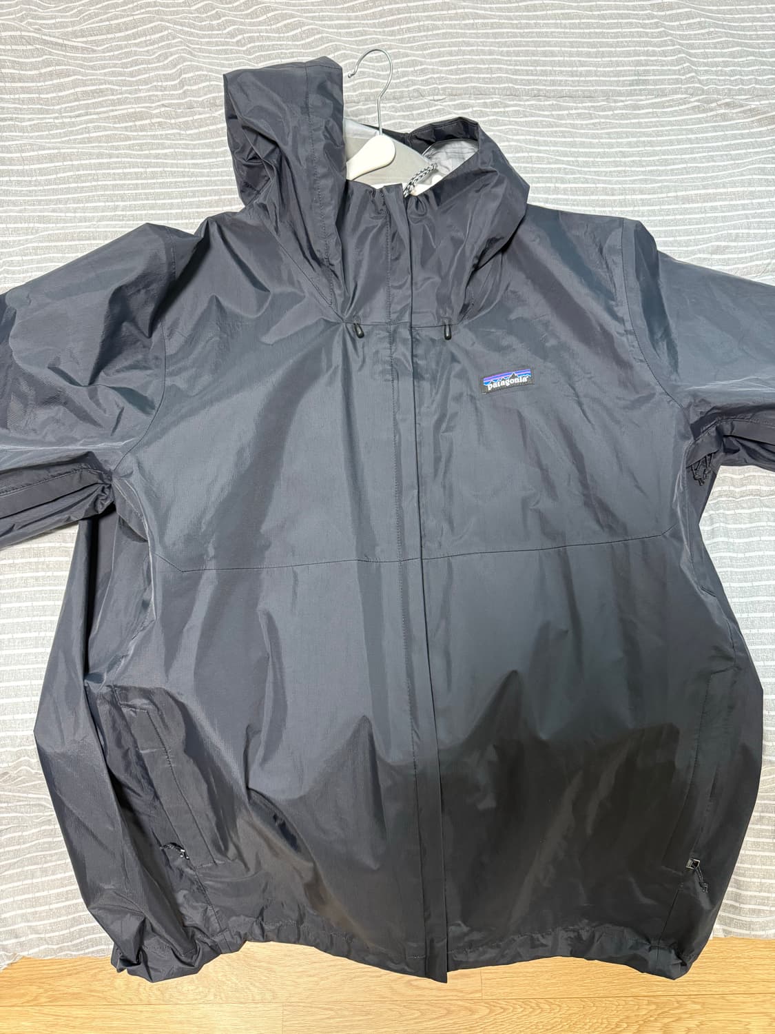 파타고니아 바람막이입니다 팝니다! 상품이미지1