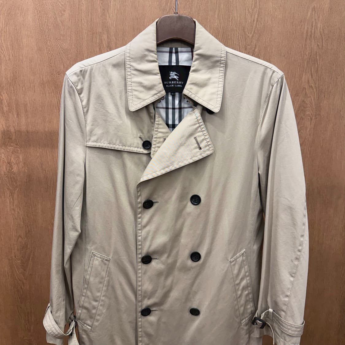 버버리 블랙 라벨 트렌치 코트 더블 브레스티드 디테일 레귤러핏 베이지 상품이미지4