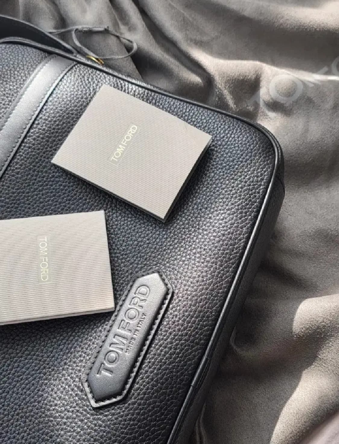 톰포드 로고 패치 크로스백 상품이미지2