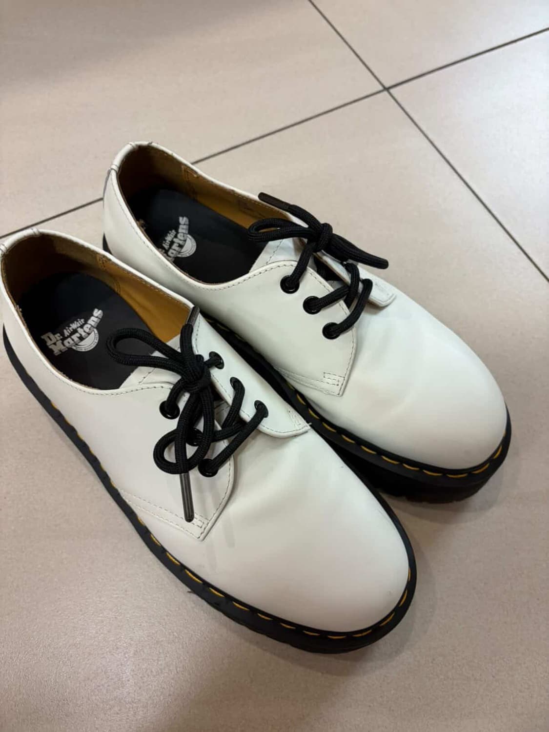 닥터마틴 1461 쿼드 스무스 레더 플랫폼 화이트(280) 상품이미지3