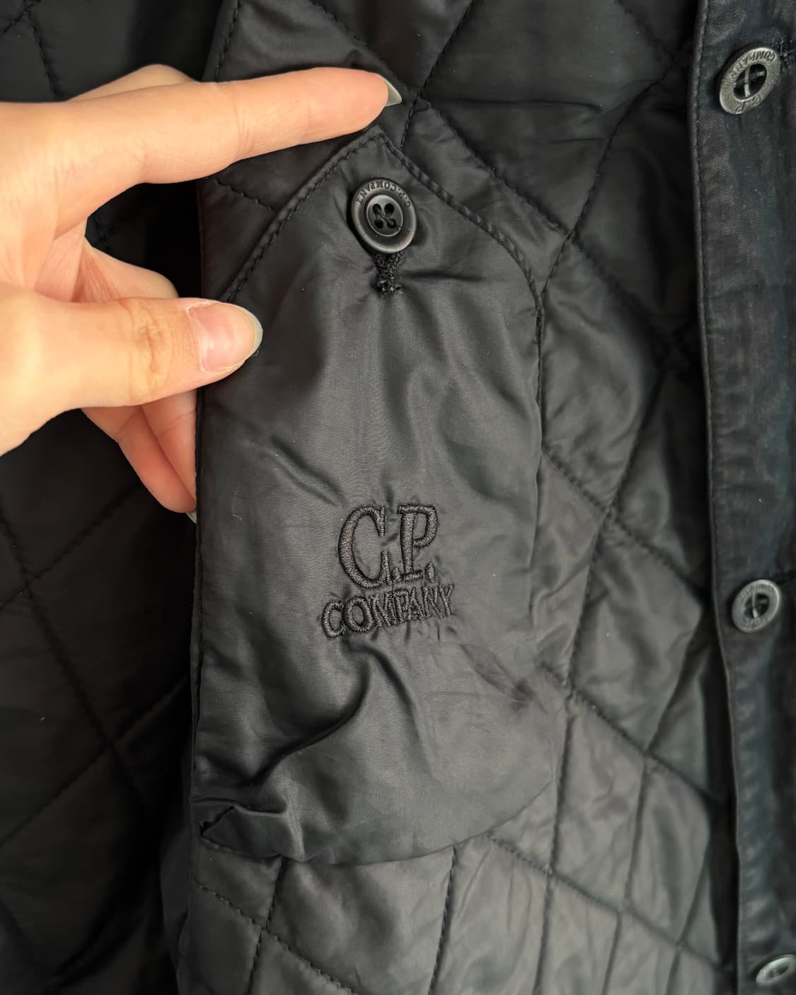 C.P. Company 씨피컴퍼니 블랙 컬러 가먼트다잉 버튼 자켓 상품이미지6