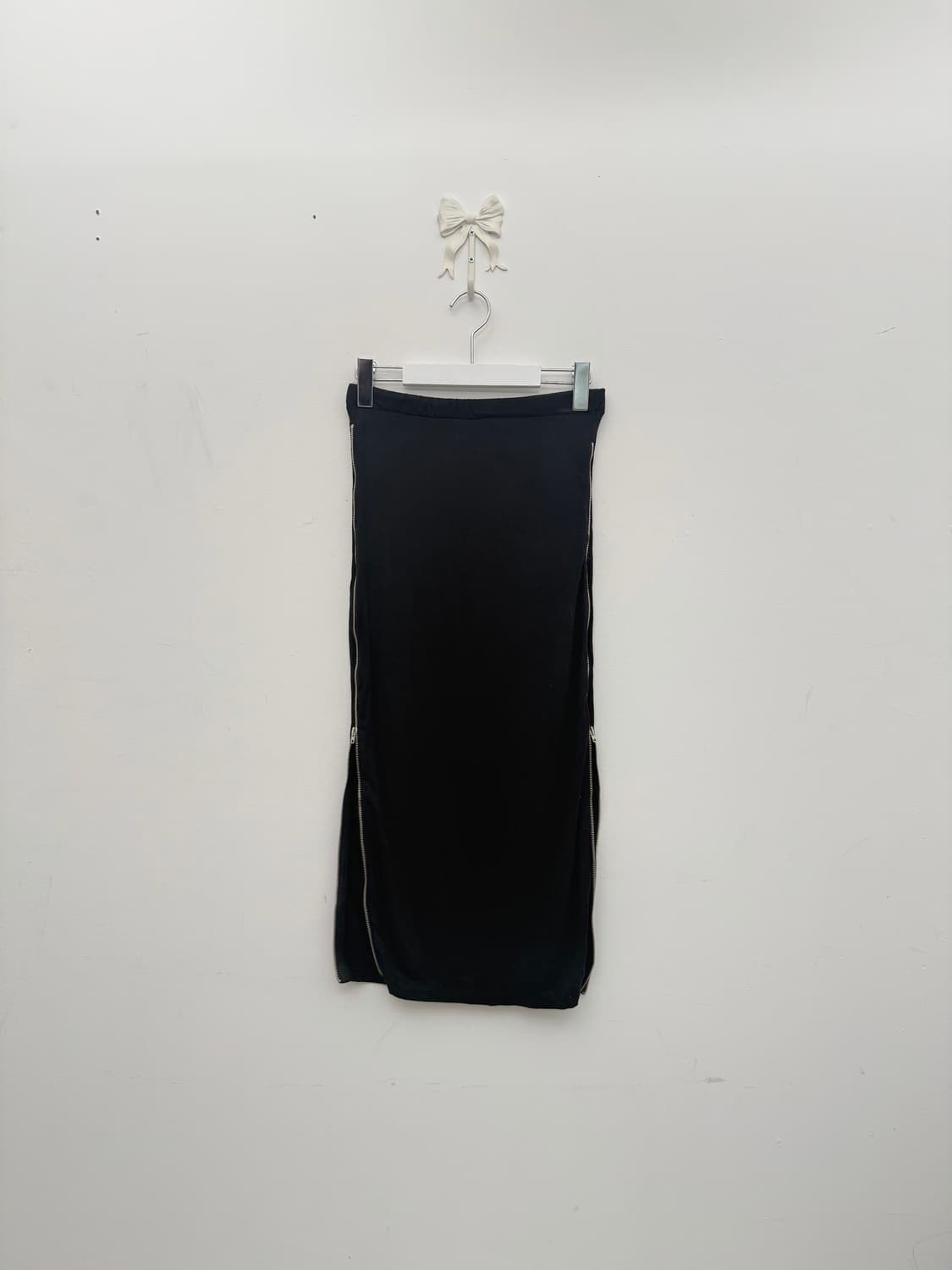 사이드 지퍼 디테일 블랙 롱 스커트 상품이미지6