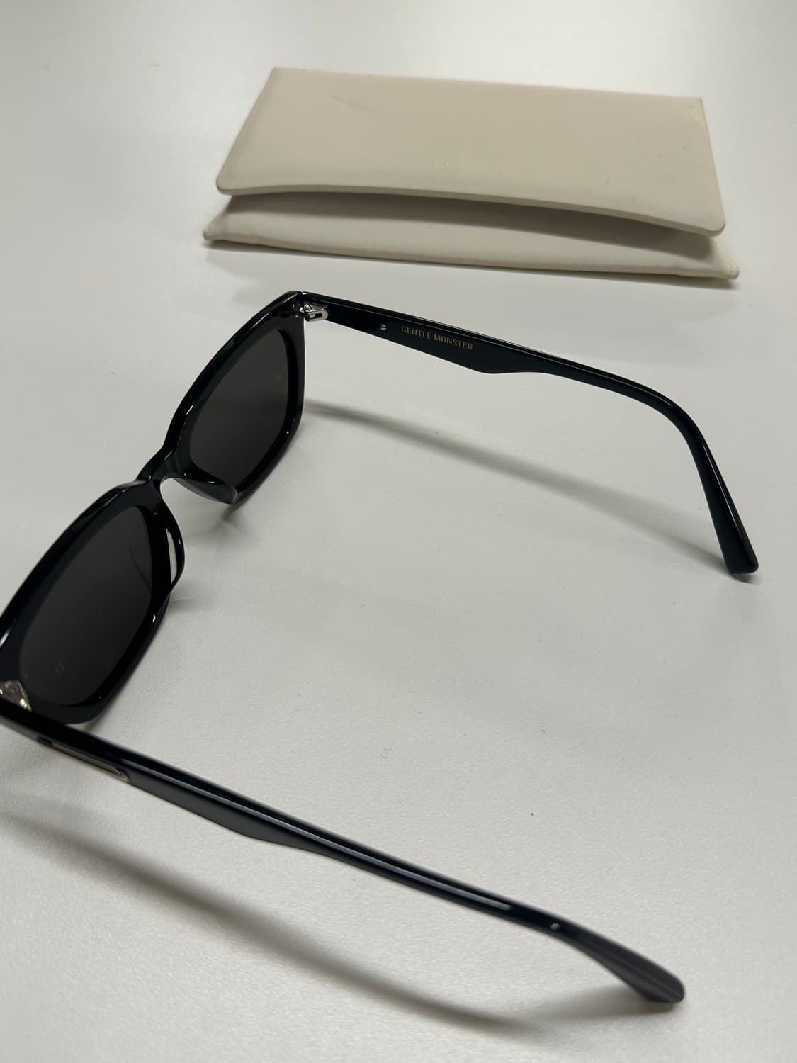 젠틀몬스터 Loti 01 블랙 상품이미지8