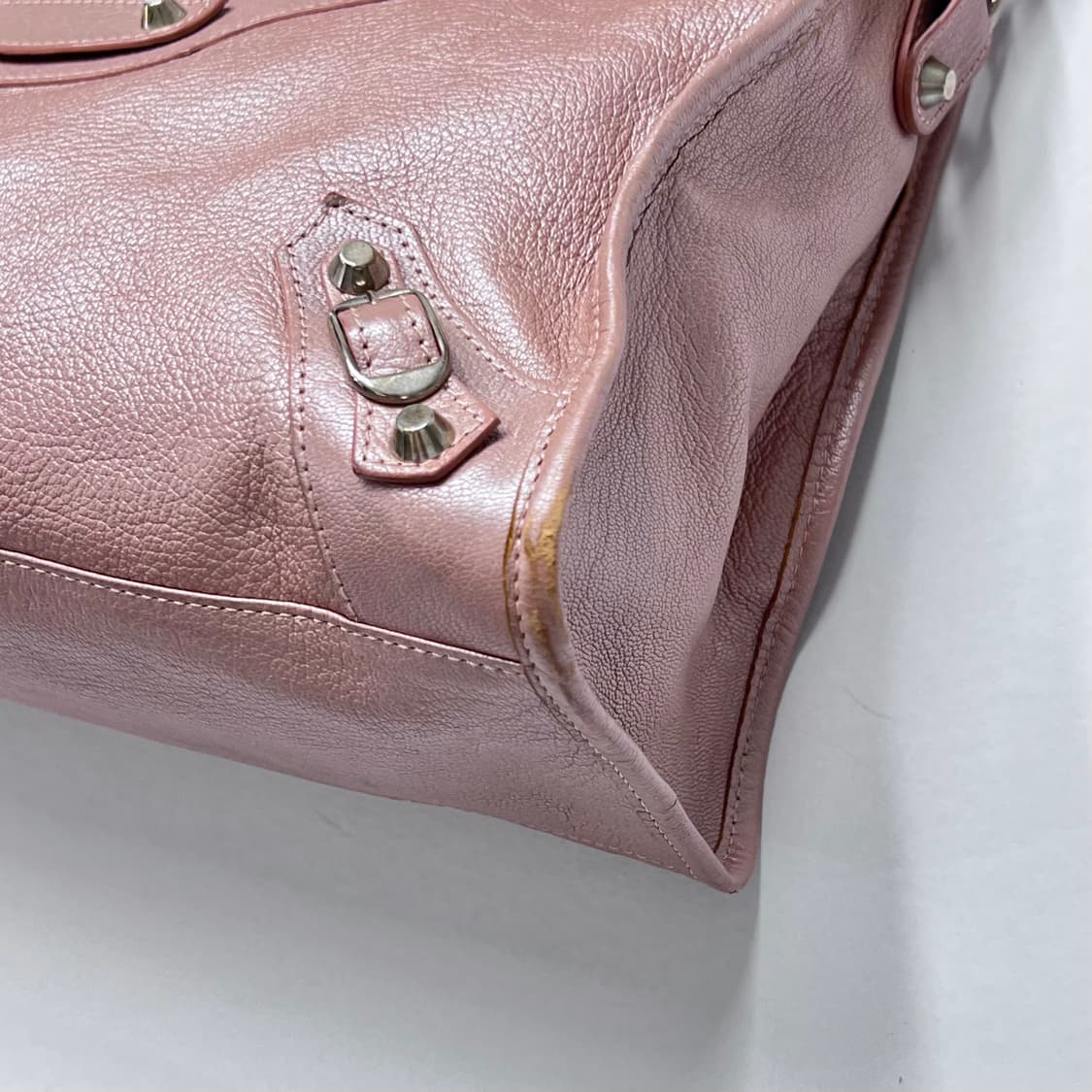 발렌시아가 모터백 시티백 펄 핑크. 르시티 상품이미지4