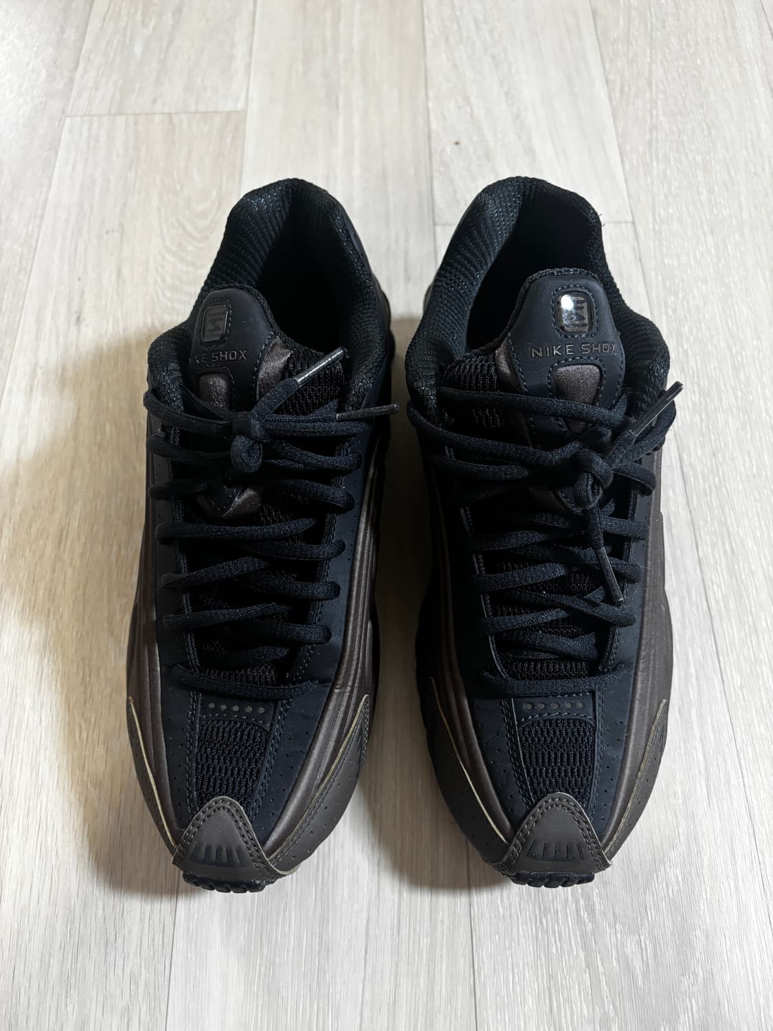 나이키 샥스 R4 "Off Noir Ironstone" 250 상품이미지3