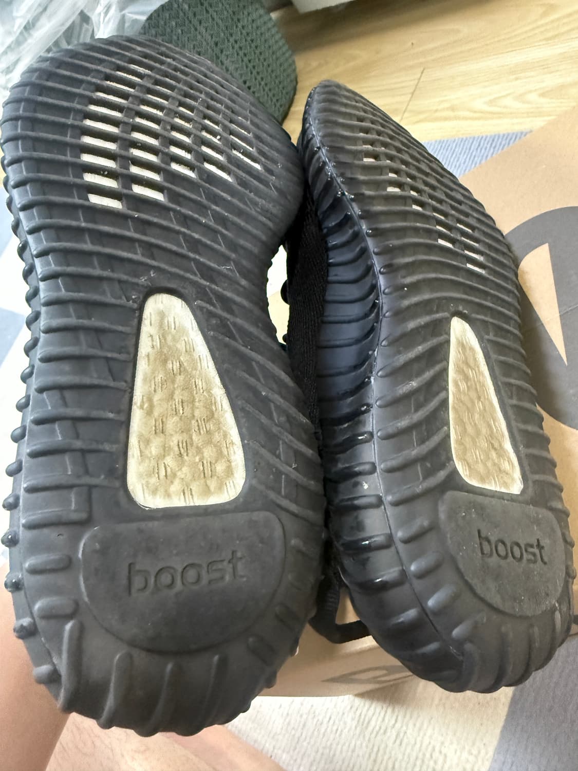 아디다스 이지부스트 350 오닉스 265 사이즈 상품이미지3