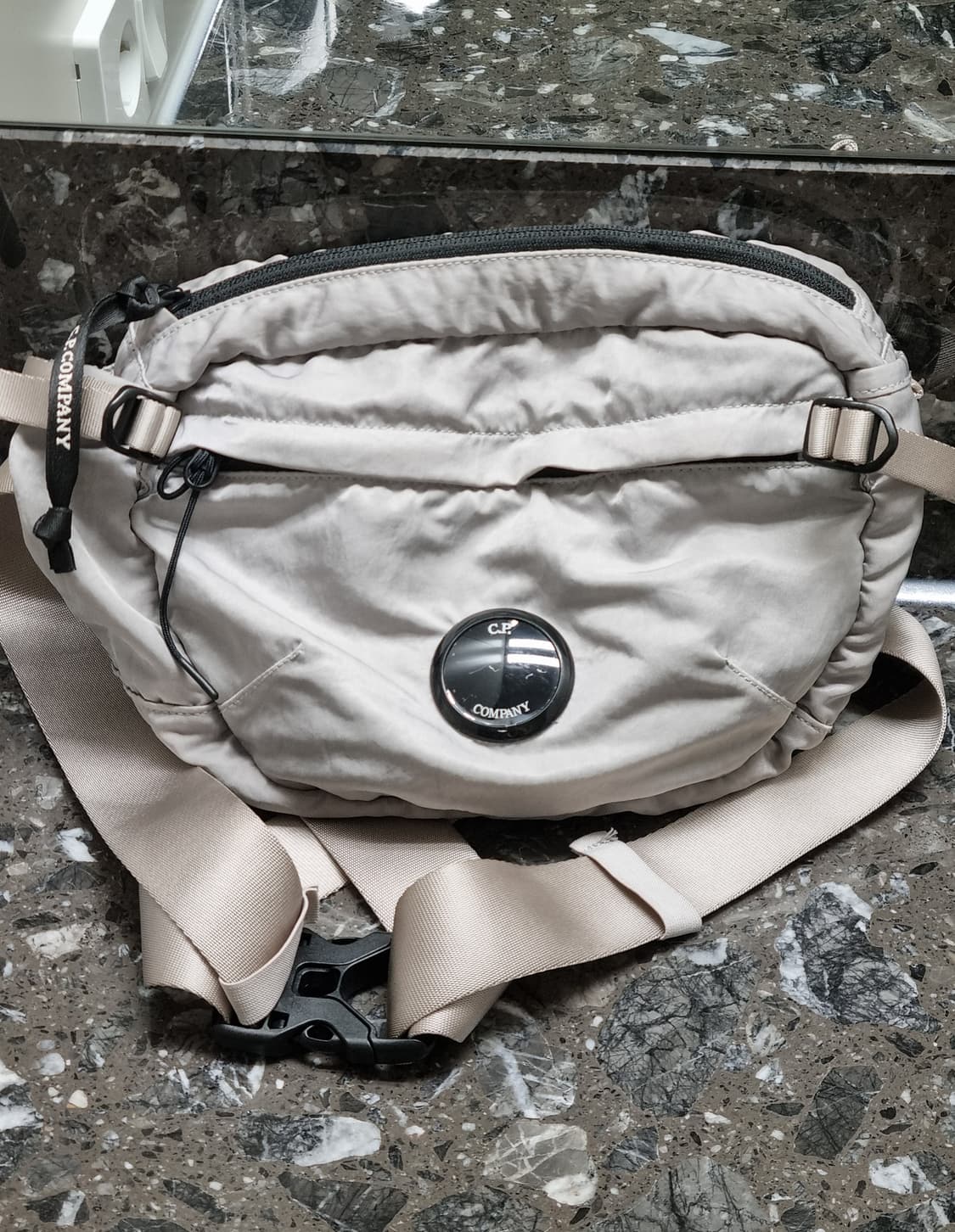 cp컴퍼니 힙색 벨트백 상품이미지1