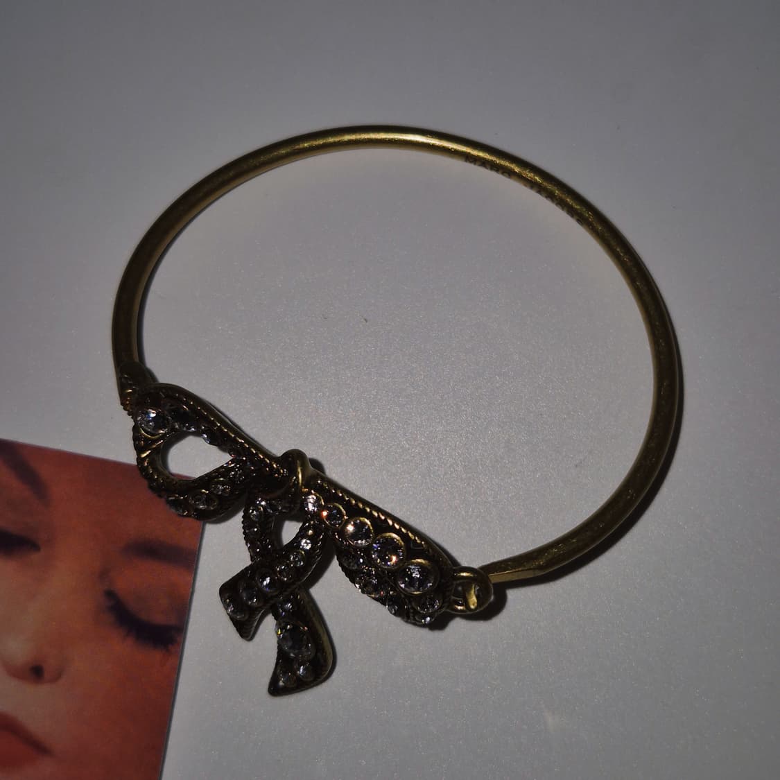 06s 마크제이콥스 엔틱 빅 리본 파베 팔찌 상품이미지10