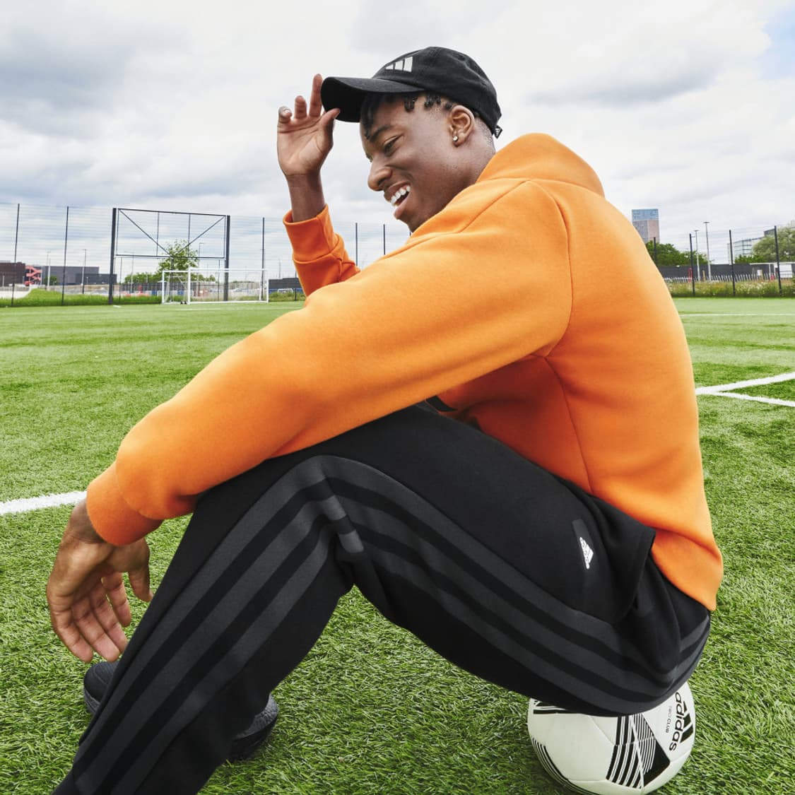 [L] adidas 아디다스 커브드 트랙 트레이닝 팬츠 상품이미지7