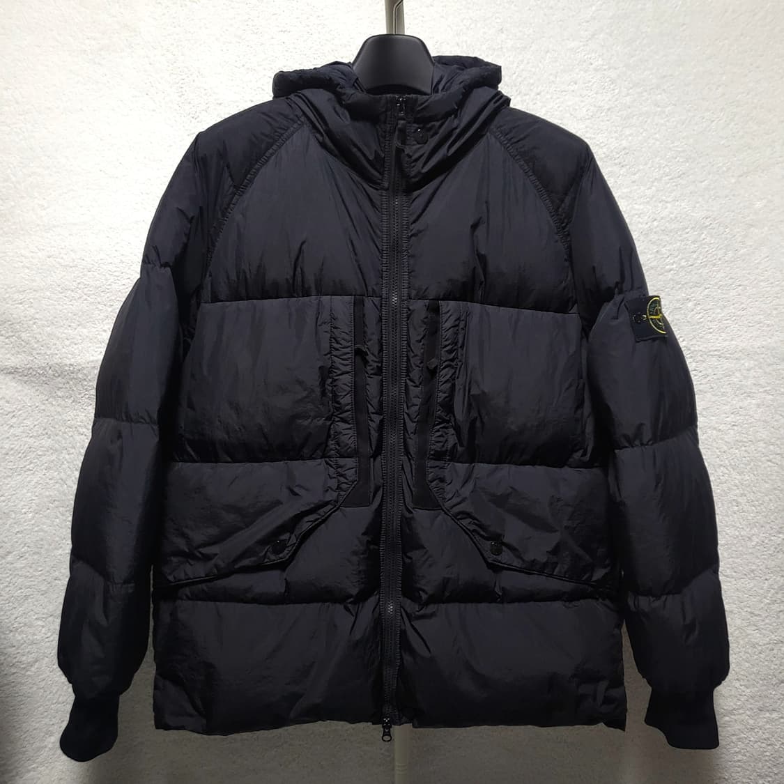 [새상품급] XL / 23FW 스톤아일랜드 크링클랩스 후드 다운 패딩  상품이미지1