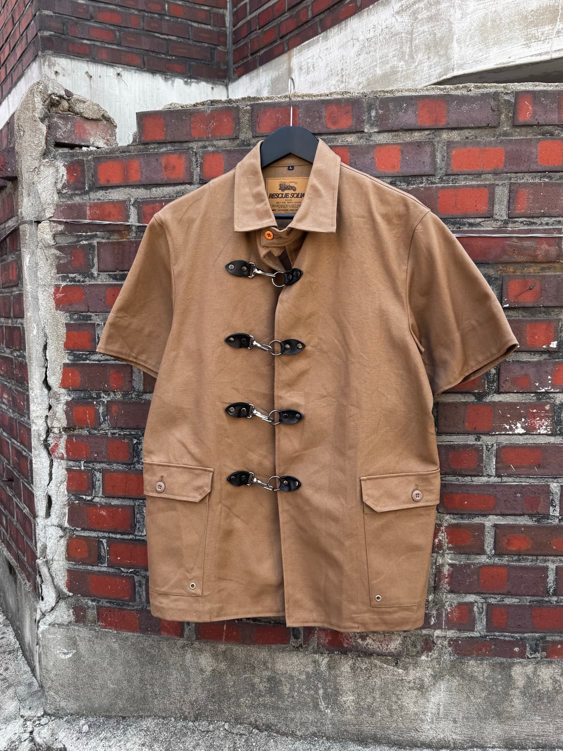 Rescue Souad 후크 버클 반팔셔츠  상품이미지1