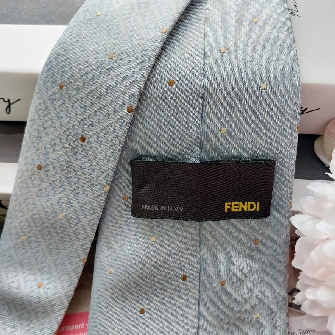 펜디 실크 라이트블루 주카 모노그램 넥타이 9cm A~B등급 K1327
 상품이미지4