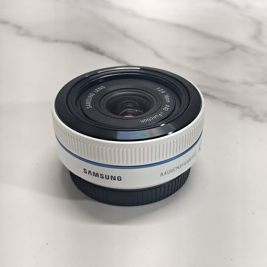 상태 좋은 삼성 16mm 미러리스 단렌즈 F2.4 상품이미지3