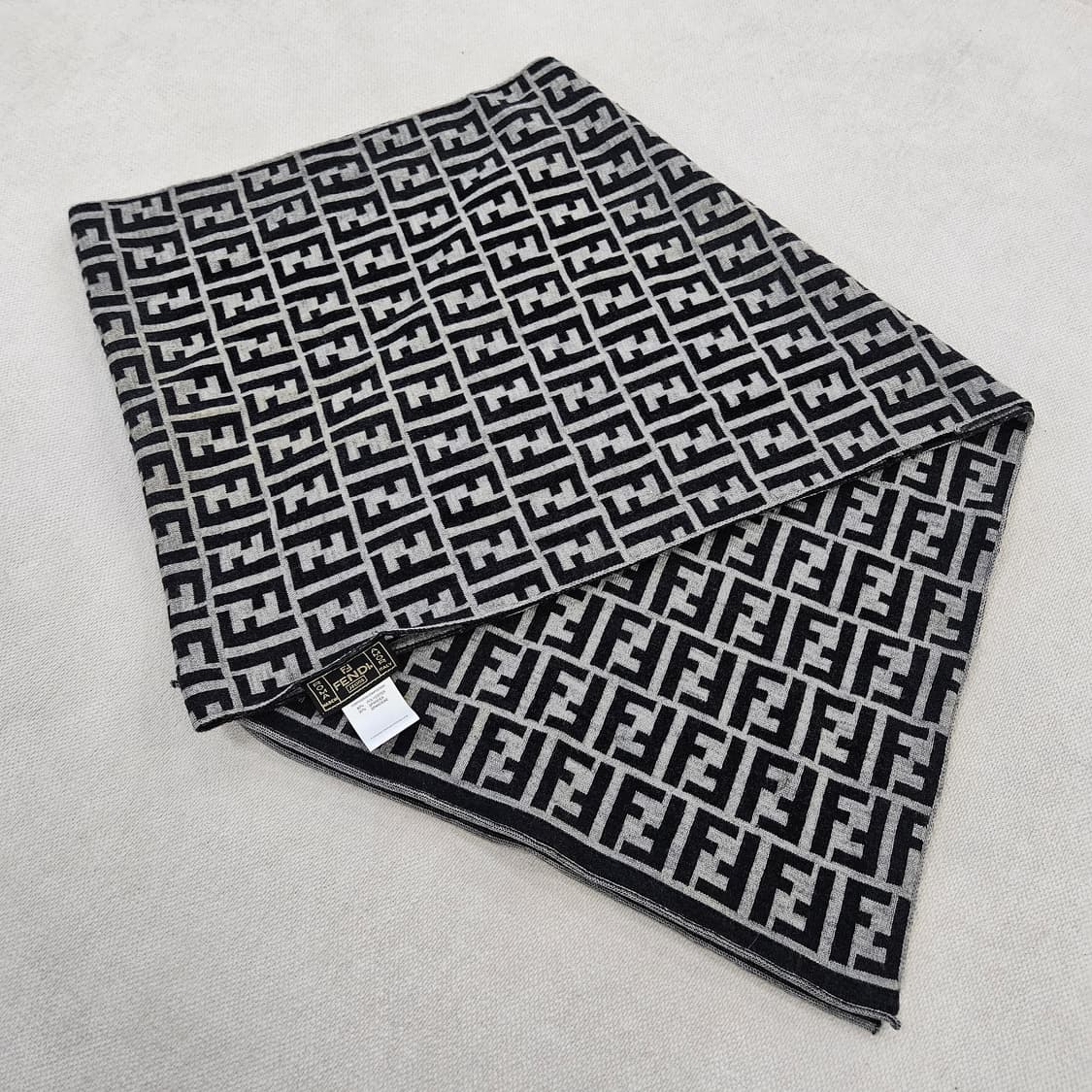 [실측확인] 펜디 빈티지 리버시블 주카 시그니처 머플러 0120Y2 상품이미지1